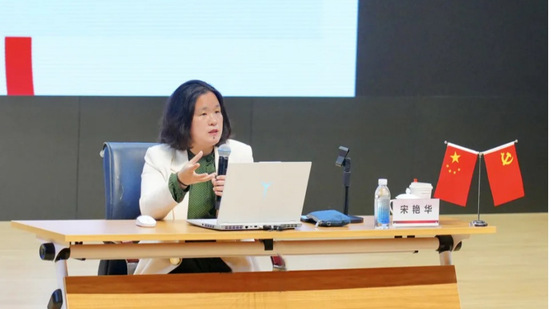 思政教师担使命  理论宣讲有力...
