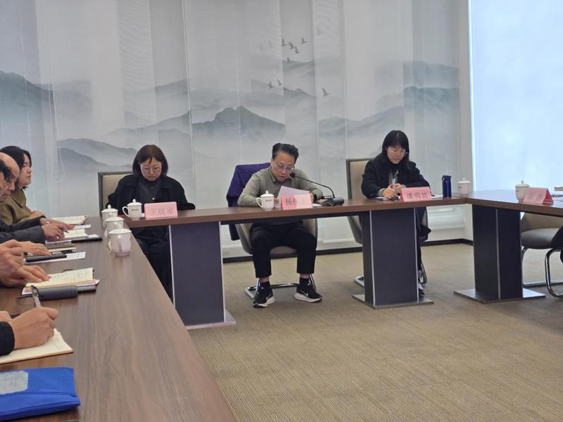 杨伟人书记带队来我院开展党建巡...