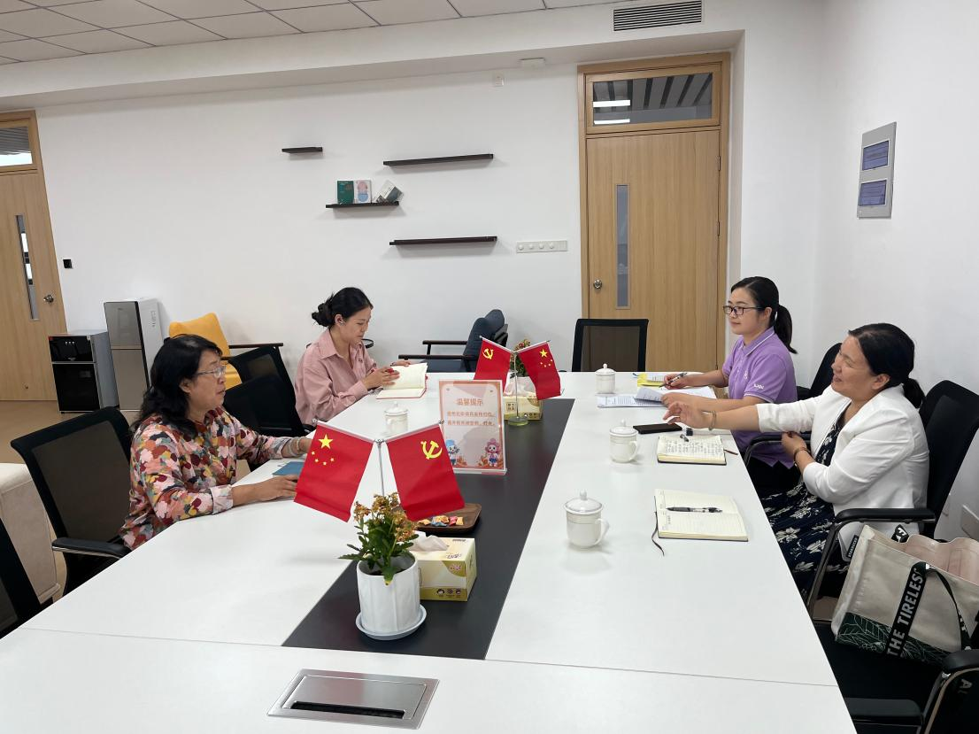 上海建桥学院马克思主义学院走访...