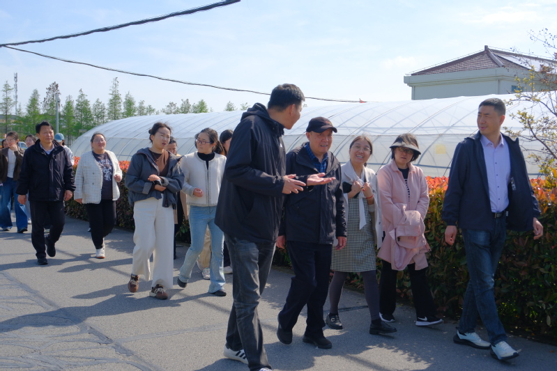 马院分工会开展滴水湖春游团建暨...