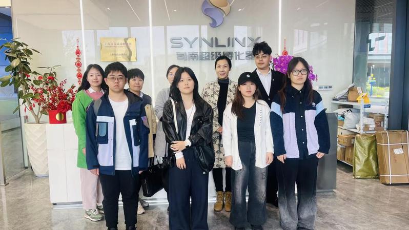 党建引领“行走的思政课”：“芯...